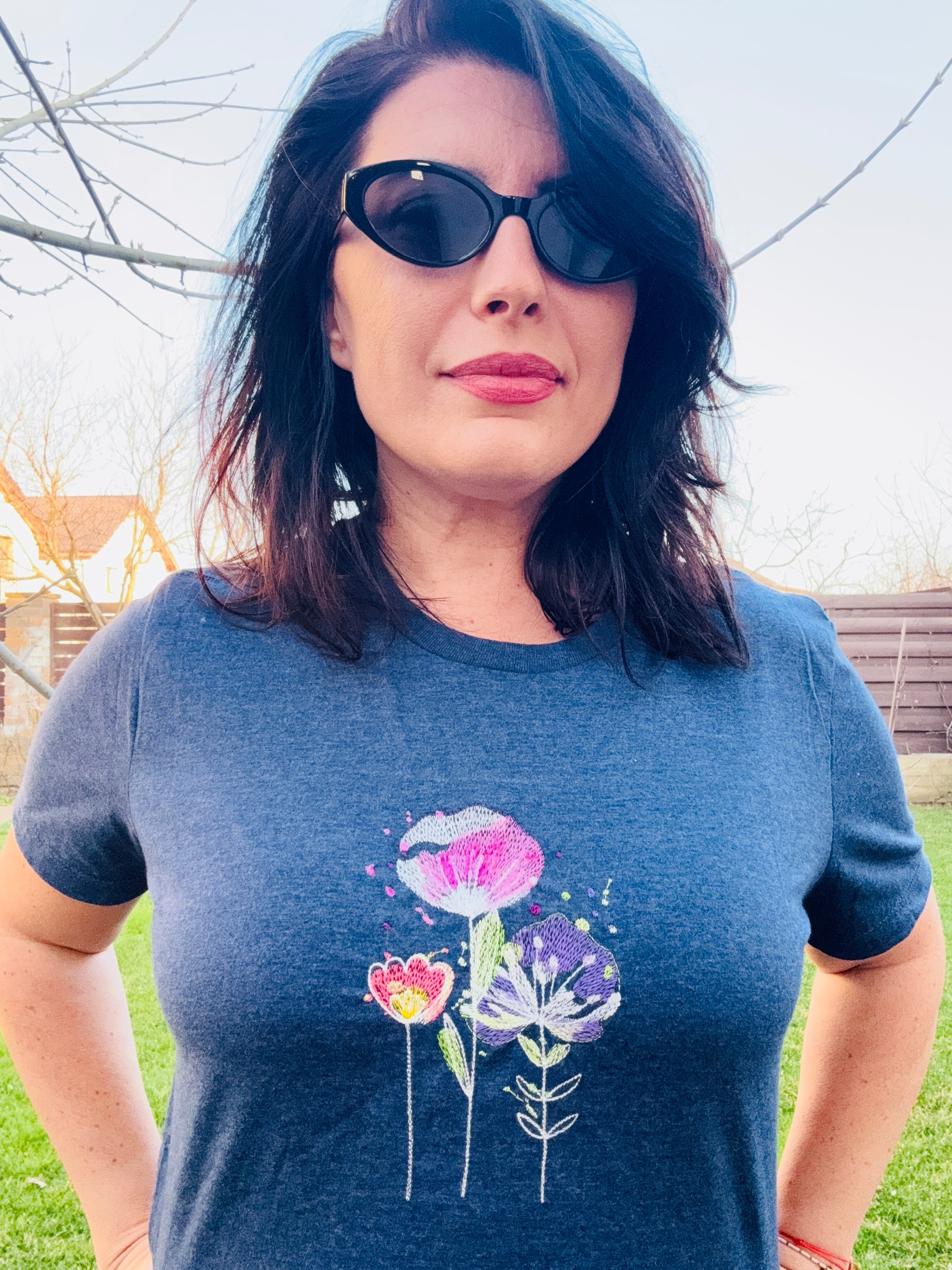 TRICOU BRODAT - Flori Abstracte